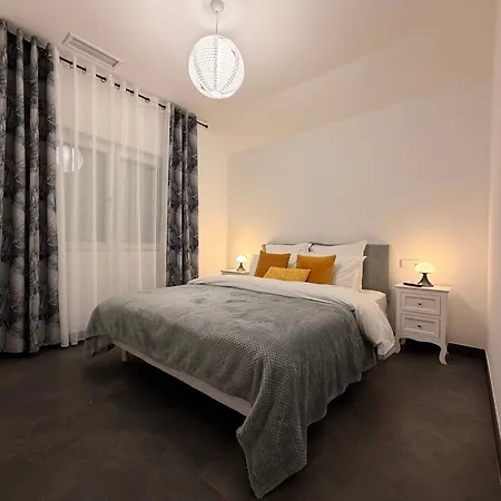 4 Star 1 Stop To Strasbourg Centre Street Parking Ac Appartement Mundolsheim