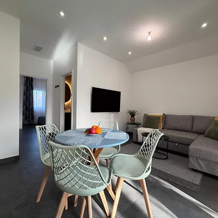 Appartement 4 Star 1 Stop To Strasbourg Centre Street Parking Ac